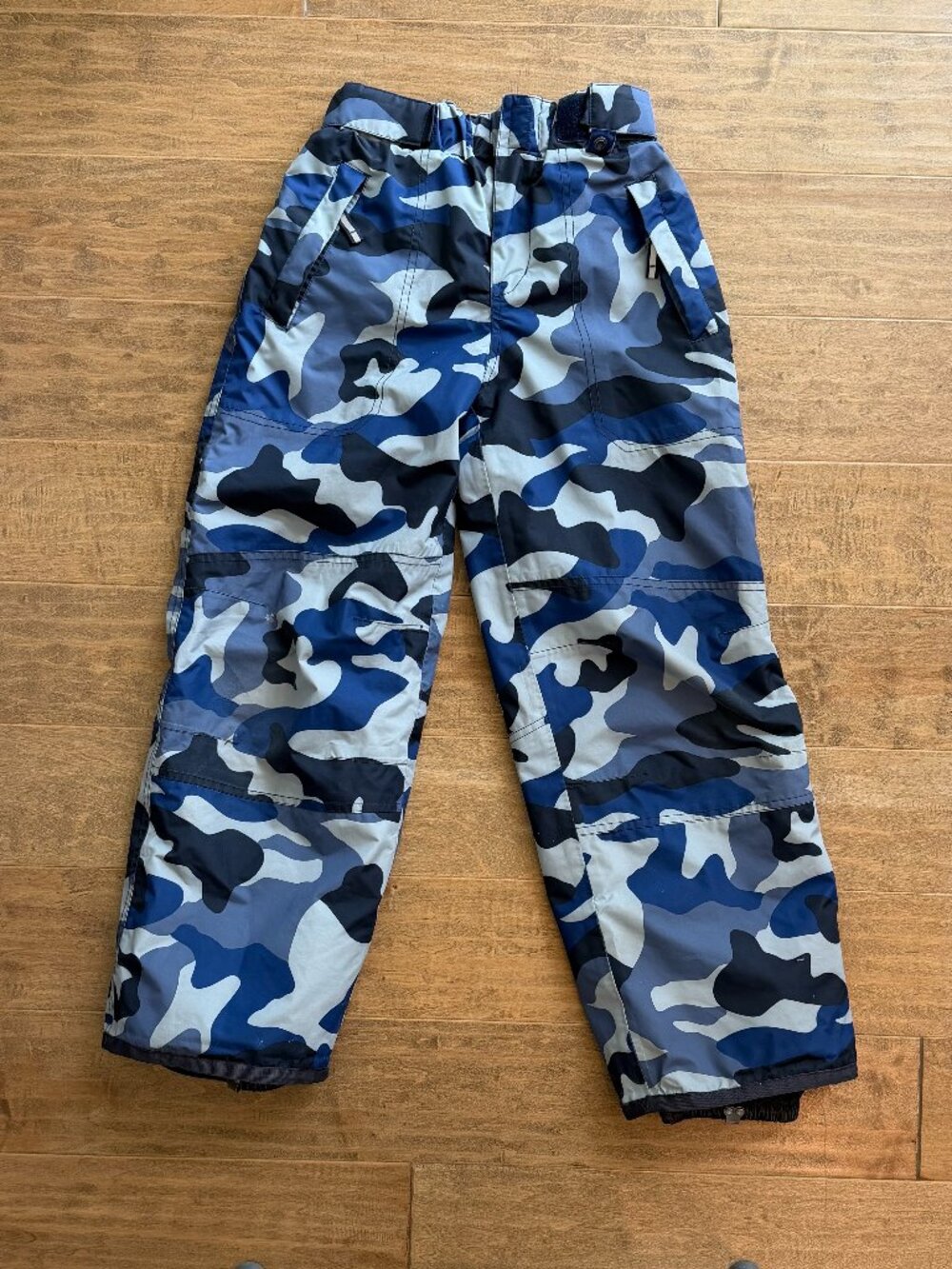 BODEN kid's blue & gray camo snow pants (9-10Y)
